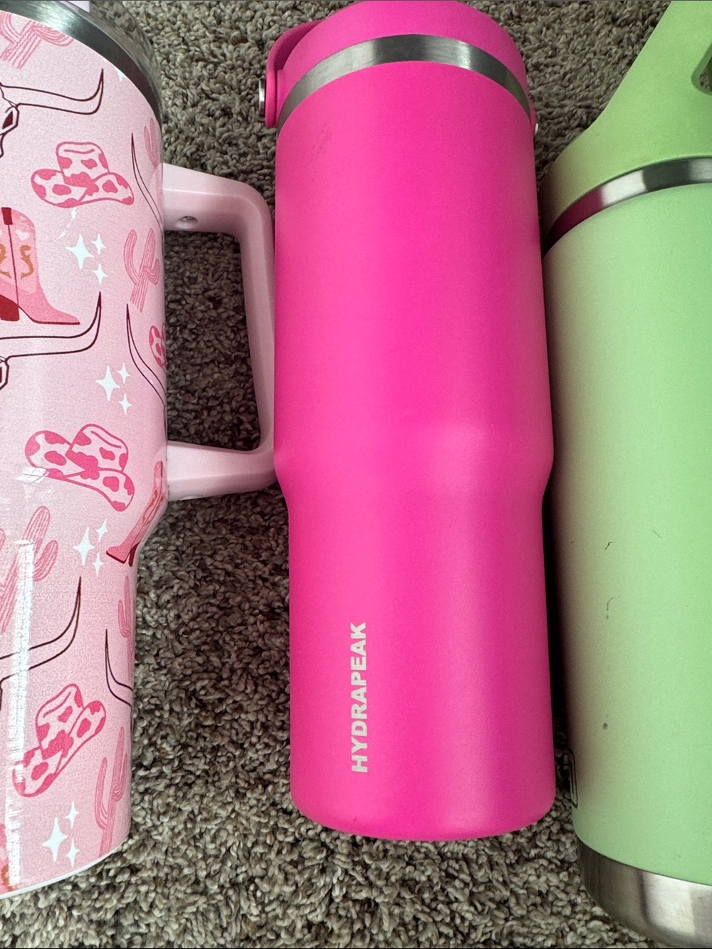 Set of 4 Insulated Tumblers and Bottles - Pink, Hot Pink, Mint, Gunmetal. Yeti - Picture 3 of 5